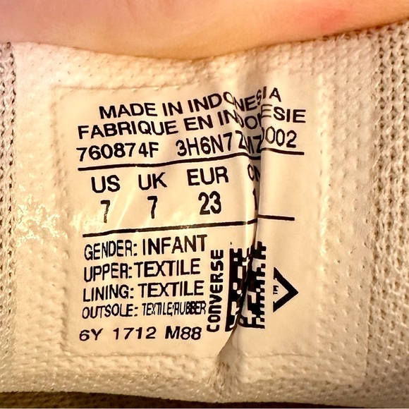 Converse Chuck Taylor All Star Sneaker Infant Sz 7 Gold Glitter Stars Low Top - Picture 6 of 6